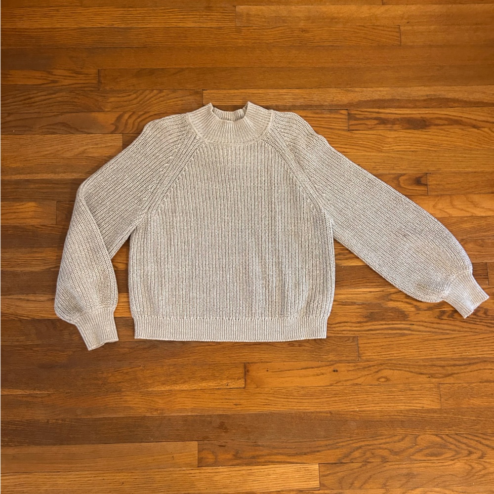 GAP Women's Light Gray Crew Neck Sweater